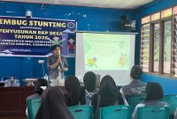 Mahasiswa Kuliah Kerja Nyata (KKN) Tematik Institut Teknologi dan Bisnis (ITB) Nobel Indonesia yang bertugas di Desa Lebbotengae, Kecamatan Cenrana, Kabupaten Maros. (Foto: ist)