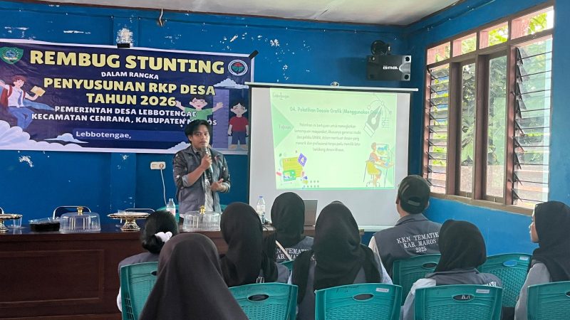 Mahasiswa Kuliah Kerja Nyata (KKN) Tematik Institut Teknologi dan Bisnis (ITB) Nobel Indonesia yang bertugas di Desa Lebbotengae, Kecamatan Cenrana, Kabupaten Maros. (Foto: ist)